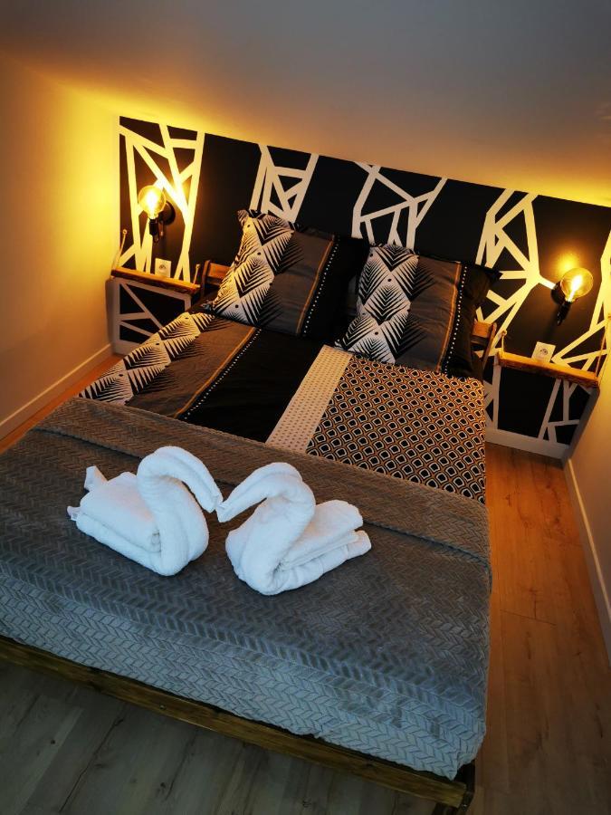 Appartement Neuf Climatise Sous Les Toits La Roche-Chalais Экстерьер фото